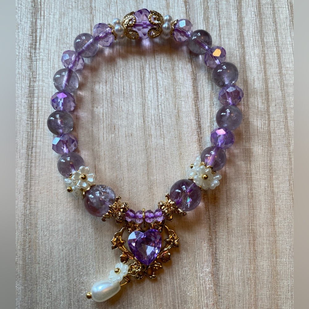 NATURAL AMETHYST PRUPEL CRYSTAL HIGH QUALITY Beaded Bracelet with Heart Pendant